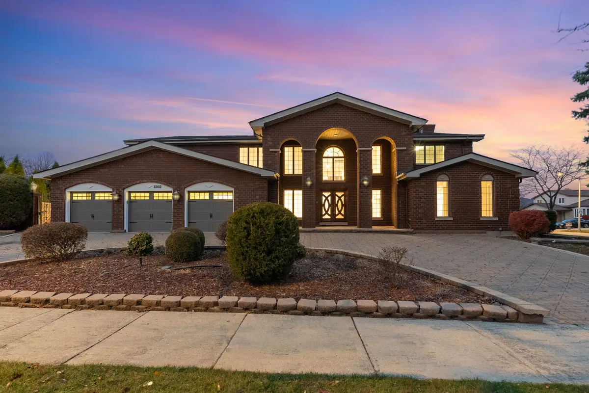 1202 W Surrey Road, Addison, IL 60101 - Image #1