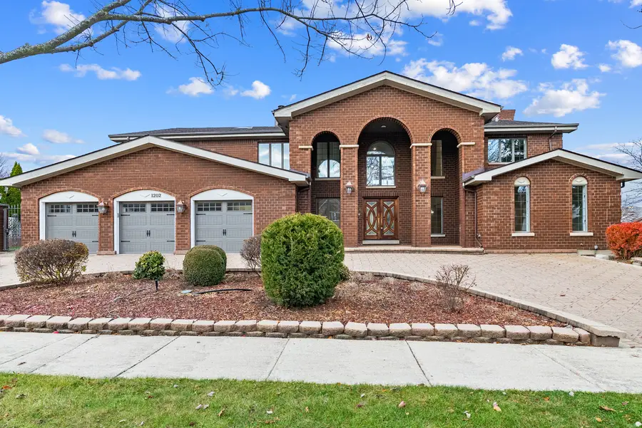 1202 W Surrey Road, Addison, IL 60101 - Image #2