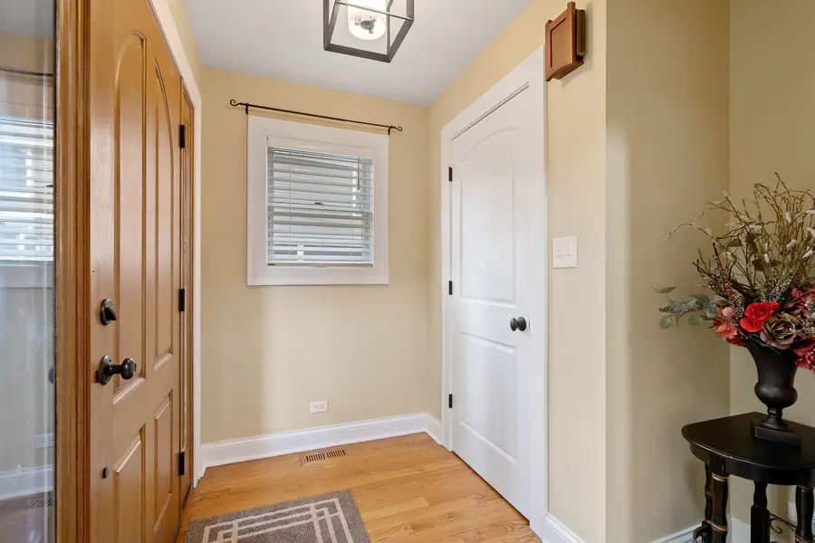 5229 Benton Avenue, Downers Grove, IL 60515 - Image #3