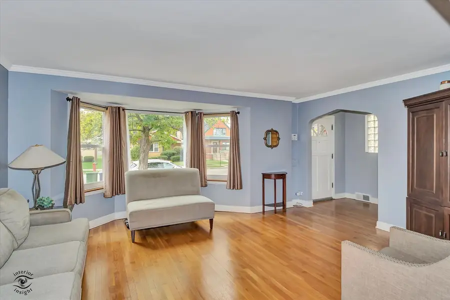 9521 S Sawyer Avenue, Evergreen Park, IL 60805 - Image #3