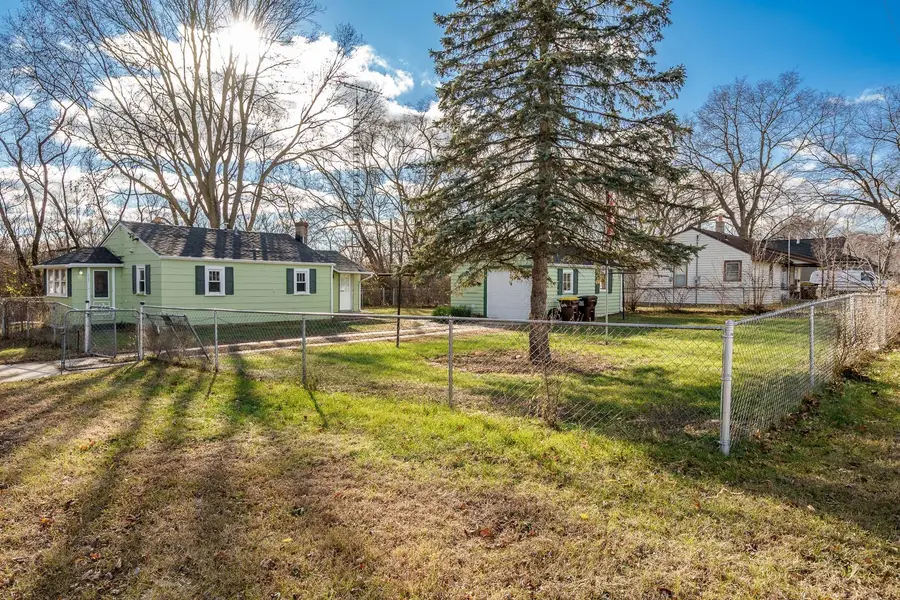 827 Sawyer Road, Rockford, IL 61109 - Image #2