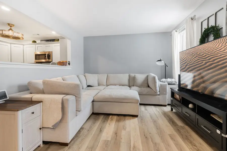 986 Four Seasons Boulevard, Aurora, IL 60504 - Image #2