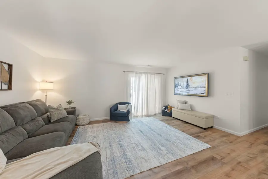 125 Manchester Court #125, Schaumburg, IL 60193 - Image #3