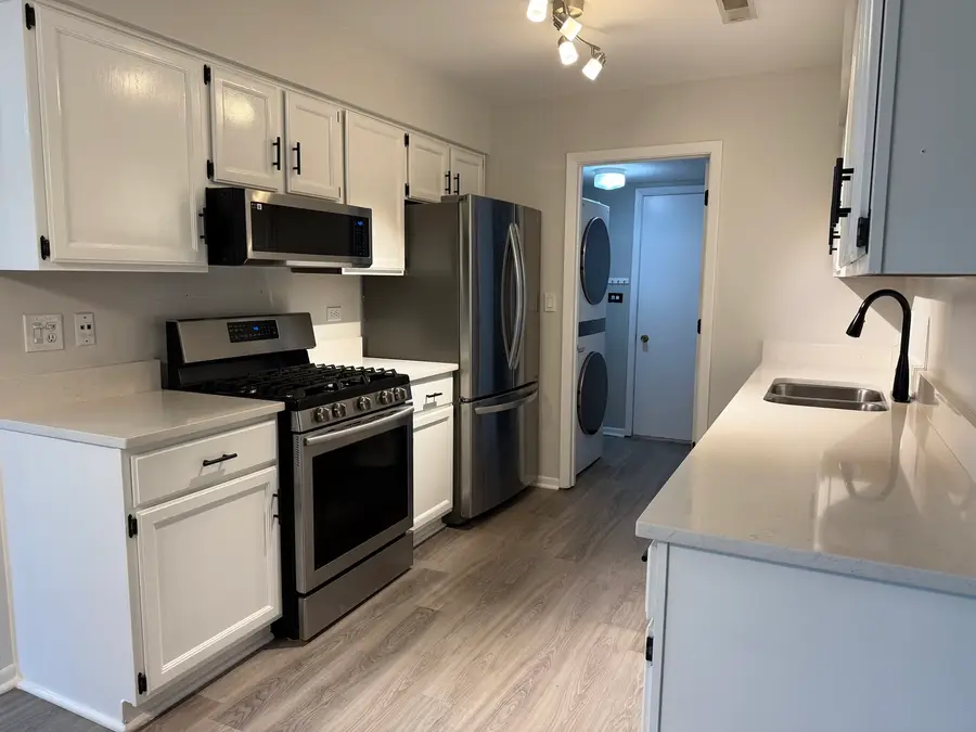 5513 Barclay Court, Clarendon Hills, IL 60514 - Image #3