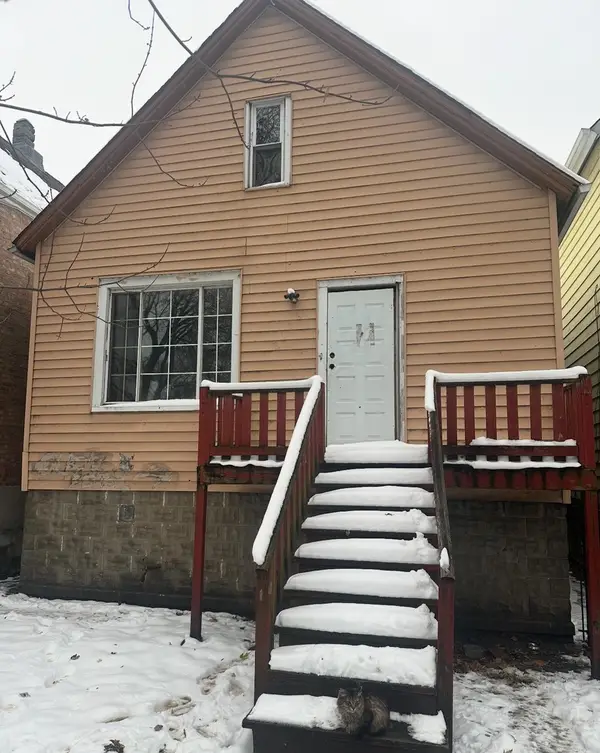 8118 S Muskegon Avenue, Chicago, IL 60617