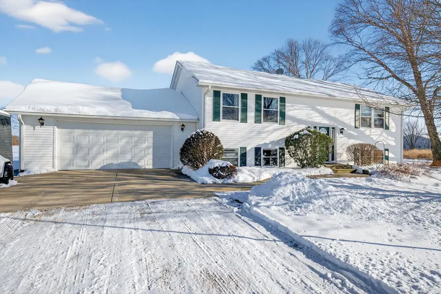 2420 N Dwight Road, Morris, IL 60450 - Image #2