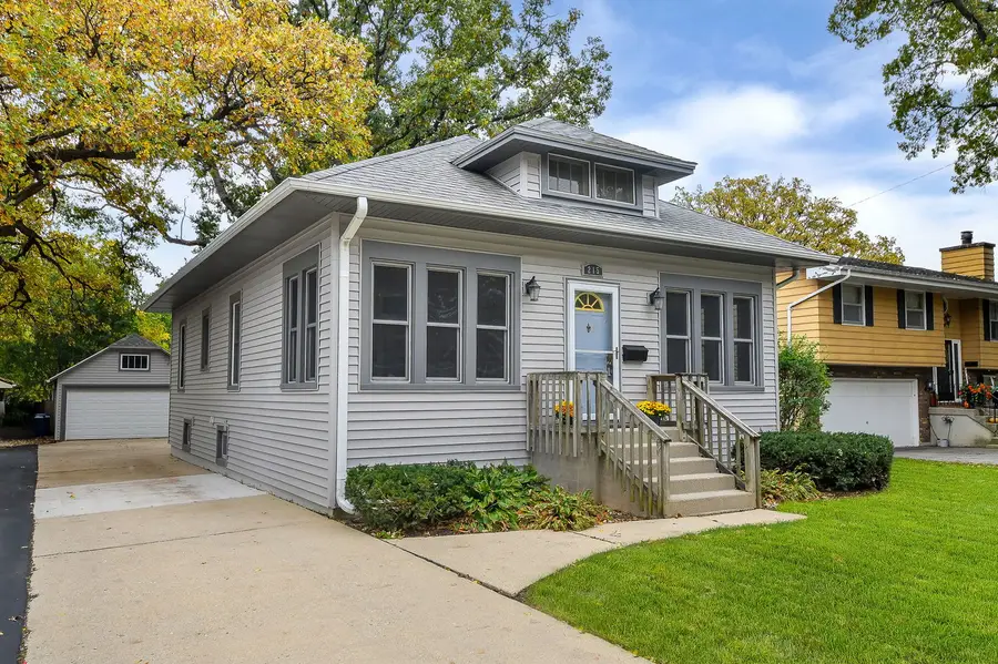 215 N Oak Avenue, Bartlett, IL 60103 - Image #2