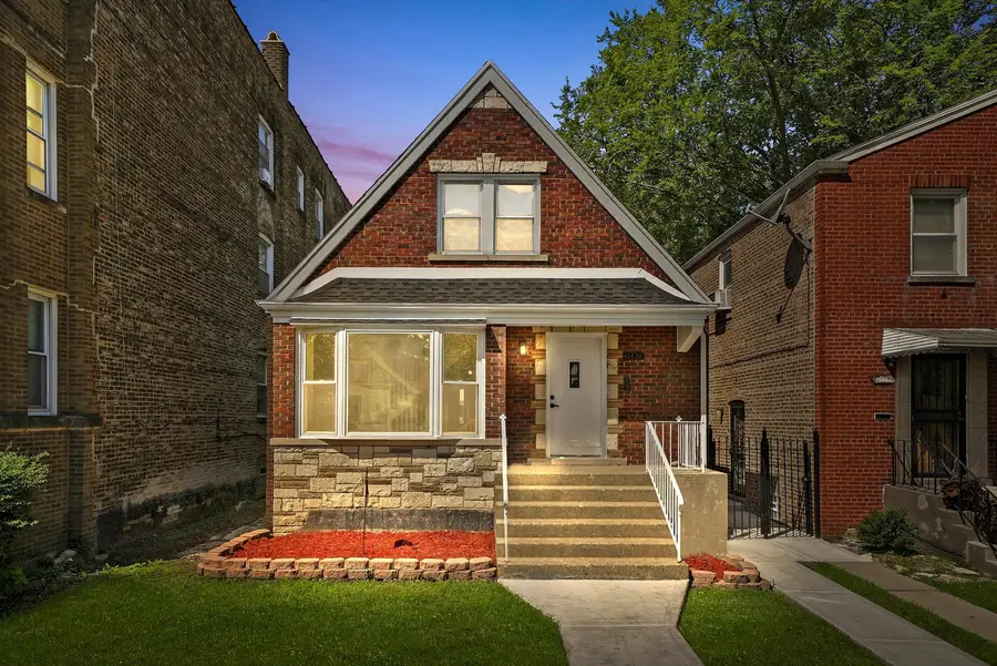 10436 S Eberhart Avenue, Chicago, IL 60628 - Image #2