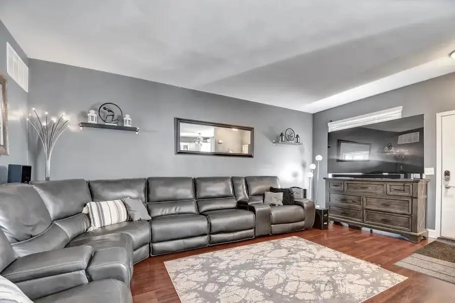 142 Azalea Circle, Romeoville, IL 60446 - Image #3