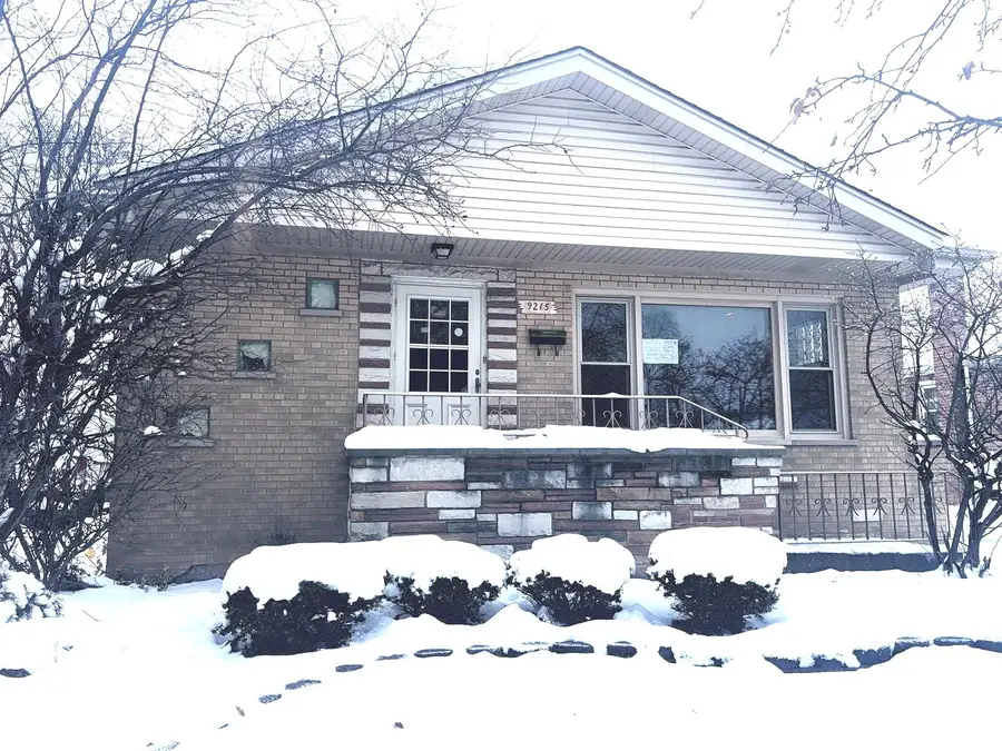9215 S Hamlin Avenue, Evergreen Park, IL 60805 - Image #2