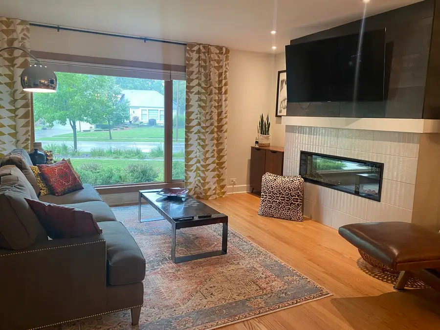 419 S Royal Court, Palatine, IL 60067 - Image #2