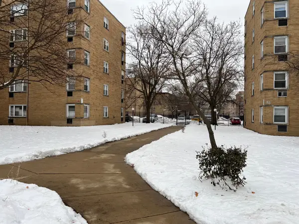 Address Withheld By Seller, Chicago, IL 60659