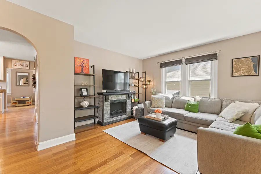 107 S Burton Place, Arlington Heights, IL 60005 - Image #3