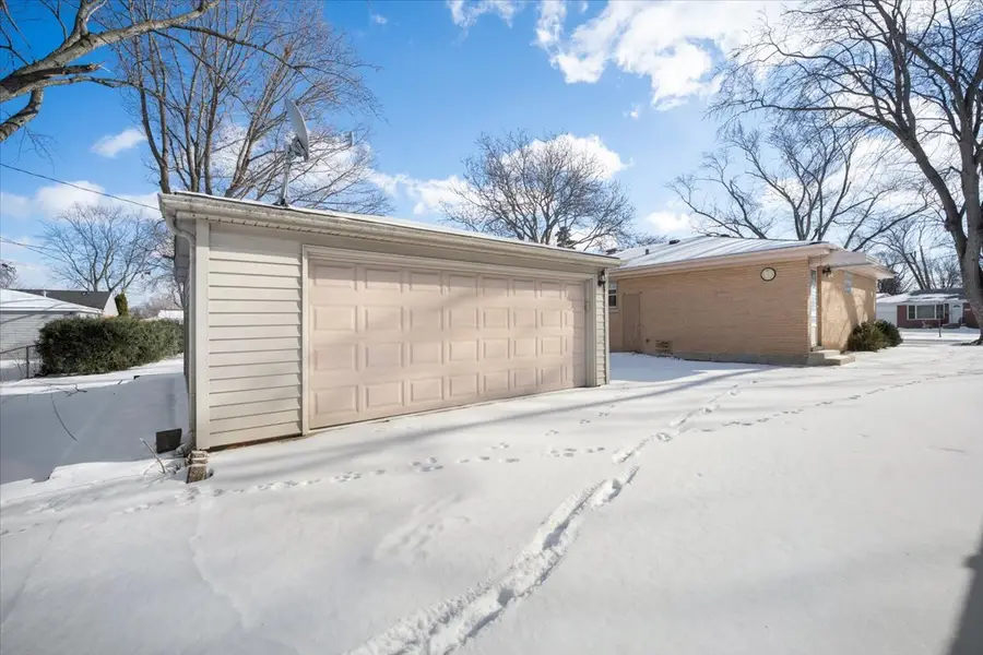 1402 W Willow Lane, Mount Prospect, IL 60056 - Image #3