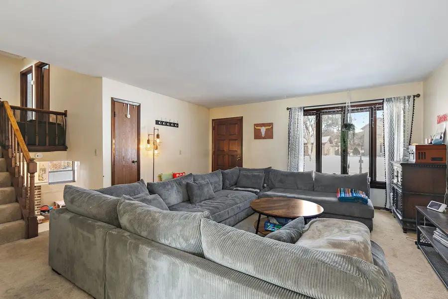 1345 S Madlock Court, Elgin, IL 60123 - Image #3