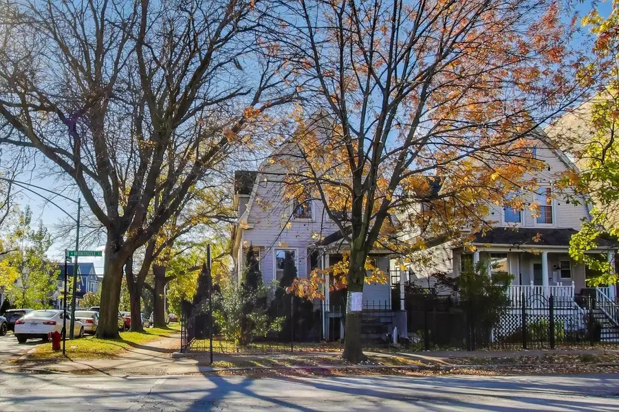 3835 W Montrose Avenue, Chicago, IL 60618 - Image #3