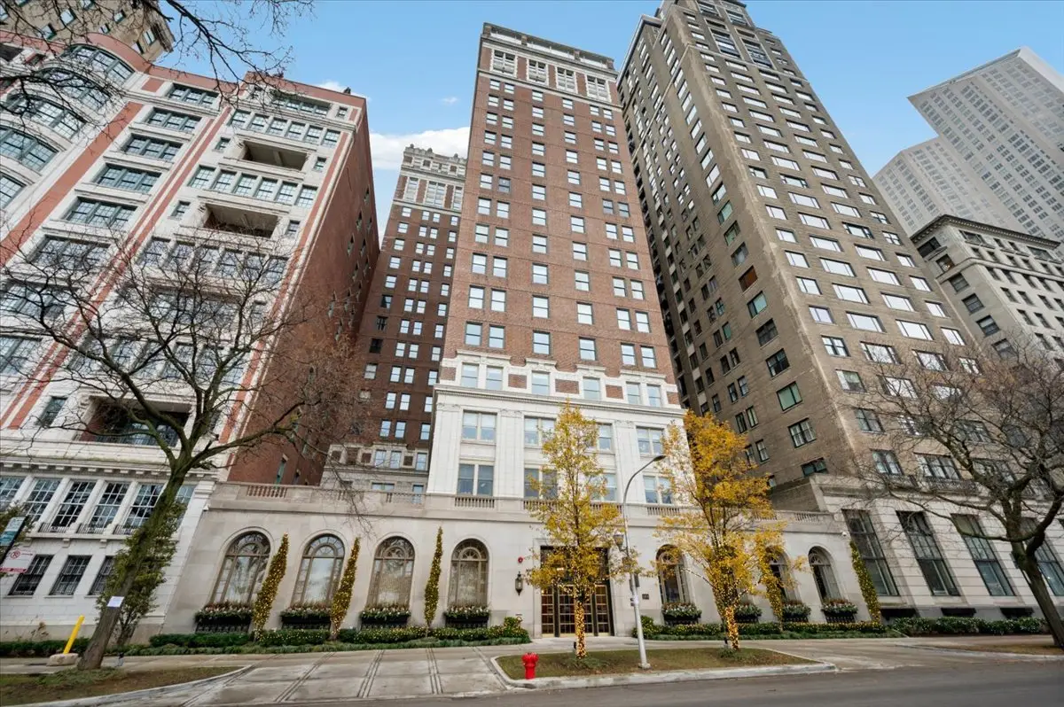189 E Lake Shore Drive #4E, Chicago, IL 60611 - Image #1