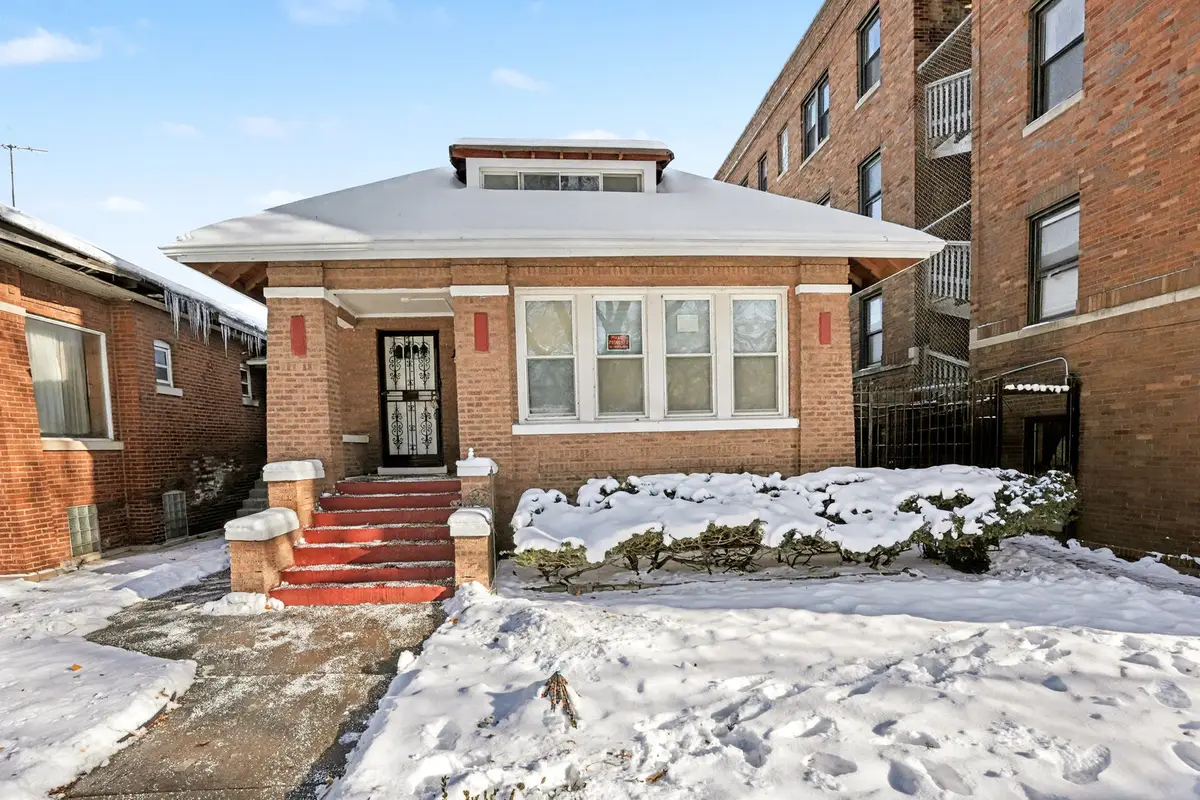 7449 S Bennett Avenue, Chicago, IL 60649 - Image #1