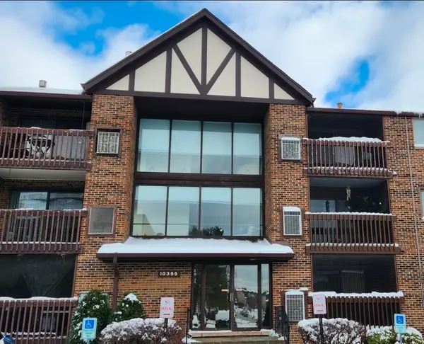 10355 Menard Avenue #210, Oak Lawn, IL 60453