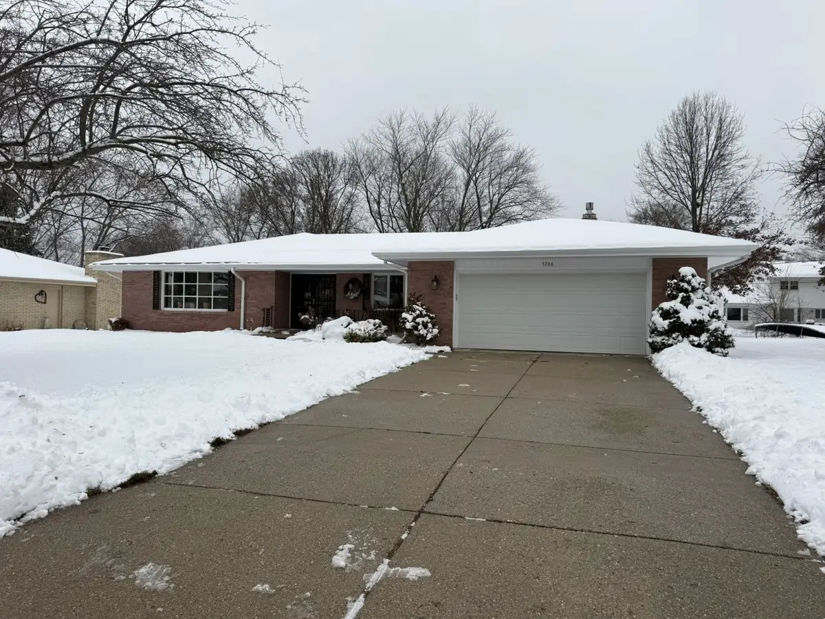 5766 Hoylake Drive, Rockford, IL 61107 - Image #1