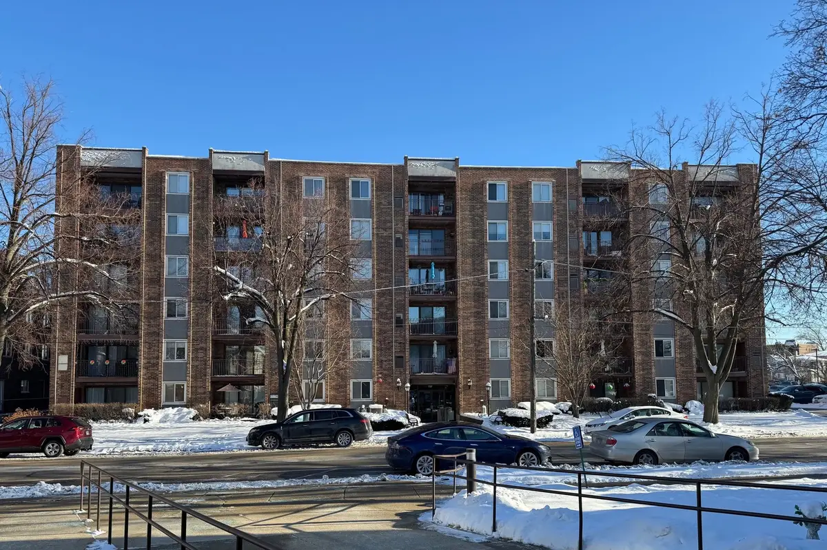 825 Pearson Street #3D, Des Plaines, IL 60016 - Image #1