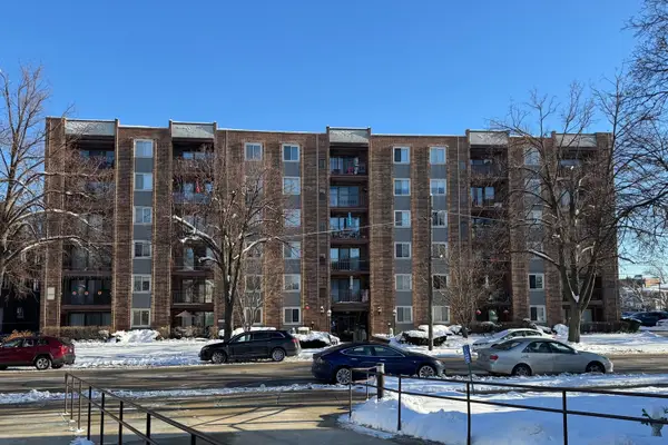 825 Pearson Street #3D, Des Plaines, IL 60016