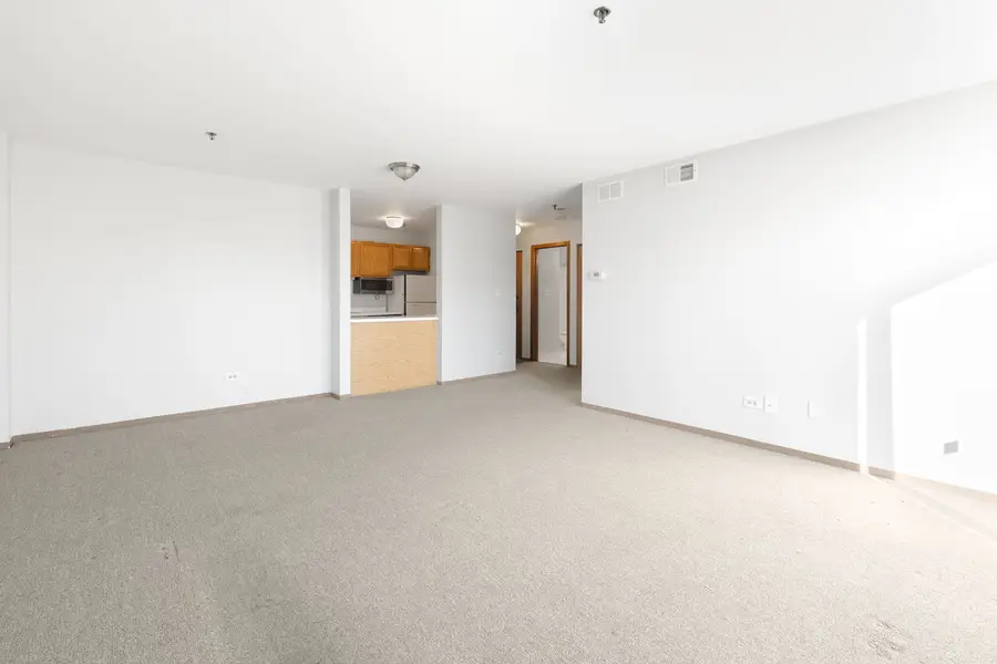 3255 Kirchoff Road #306, Rolling Meadows, IL 60008 - Image #2