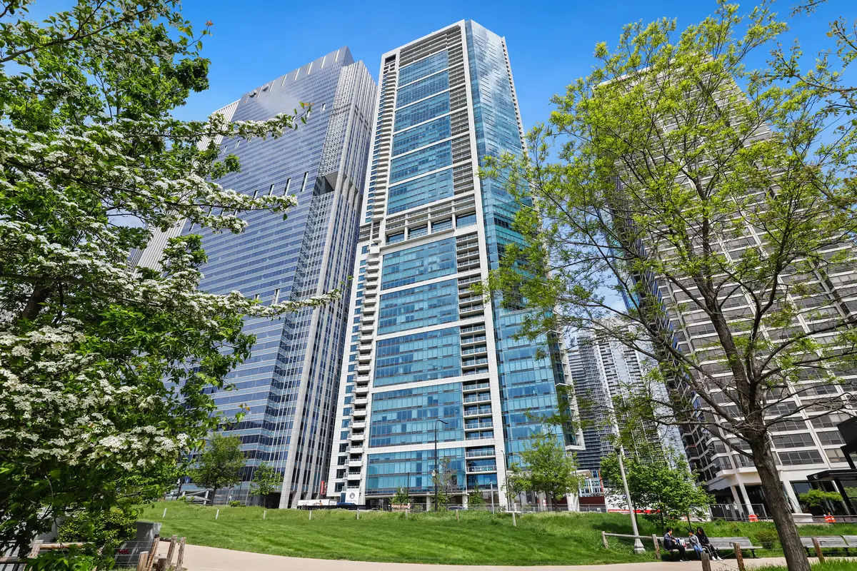 340 E Randolph Street #302, Chicago, IL 60601 - Image #1
