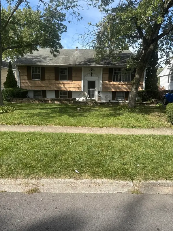 120 S Chestnut Lane, Glenwood, IL 60425