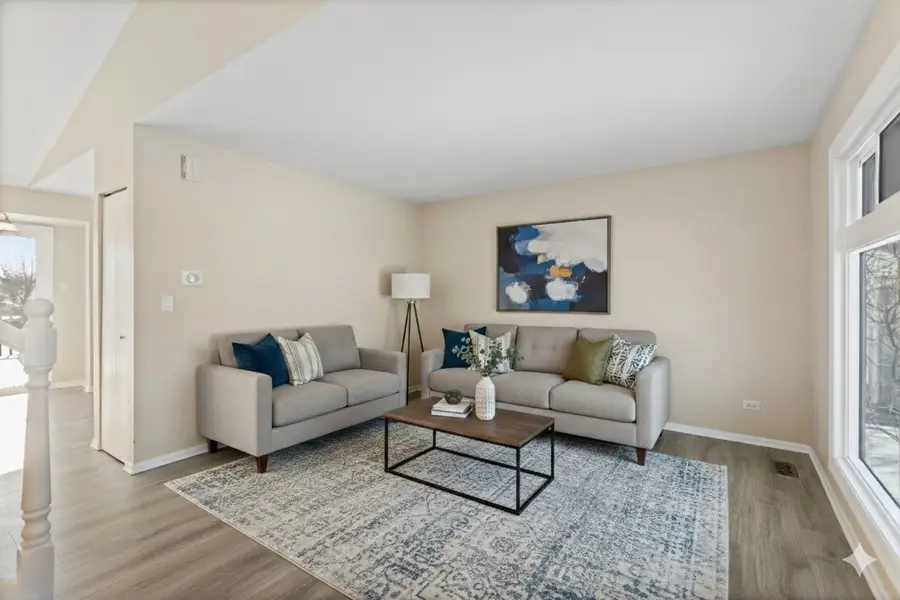 3 Woodview Court, Streamwood, IL 60107 - Image #2