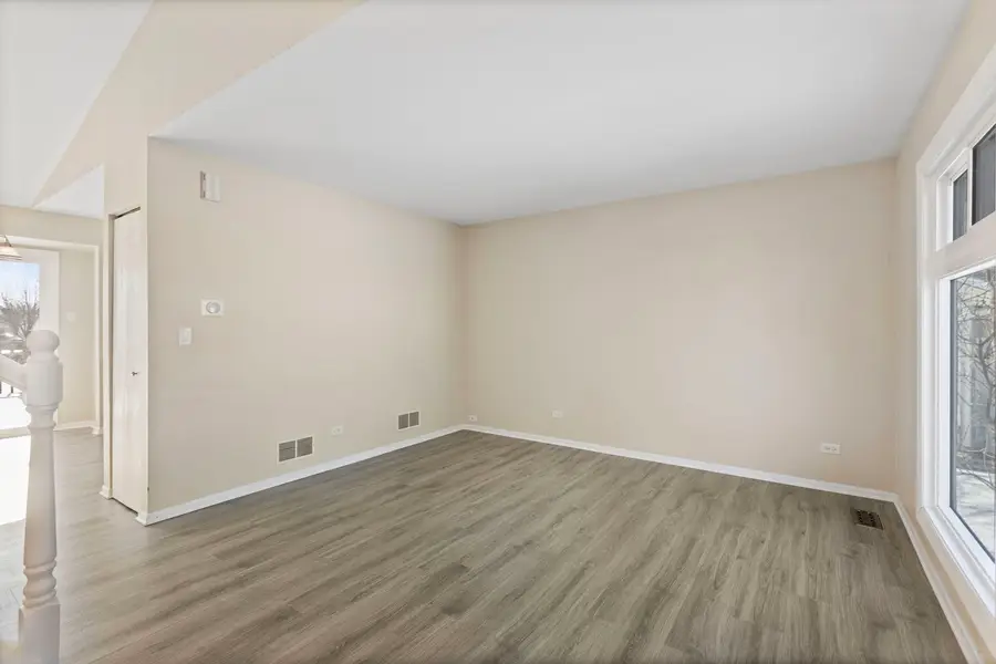 3 Woodview Court, Streamwood, IL 60107 - Image #3