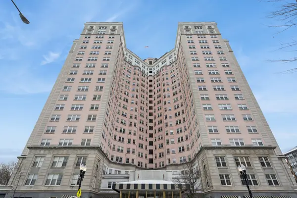 5555 N Sheridan Road #602, Chicago, IL 60640