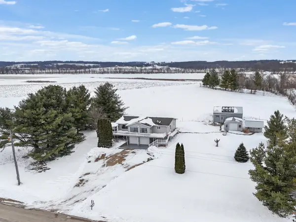 7980 E Ridott Road, Ridott, IL 61067