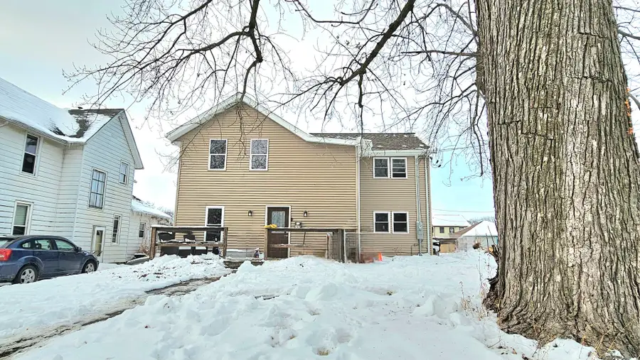 705 N Ottawa Avenue, Dixon, IL 61021 - Image #2