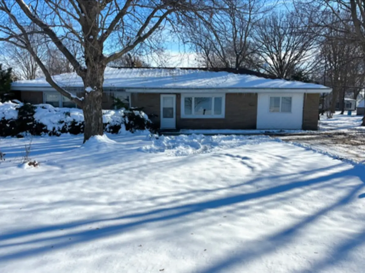 201 S Carson Street, Long Point, IL 61333 - Image #1