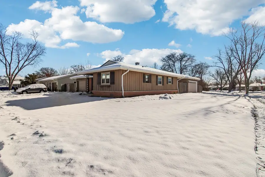 231 Tower Lane, Elk Grove Village, IL 60007 - Image #3