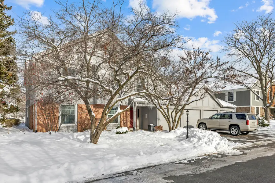 1907 Gresham Circle #D, Wheaton, IL 60189 - Image #2