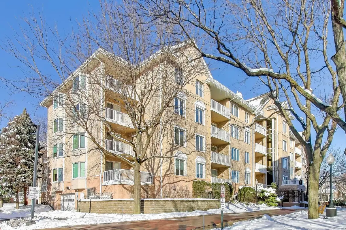 1715 Pavilion Way #206, Park Ridge, IL 60068 - Image #1