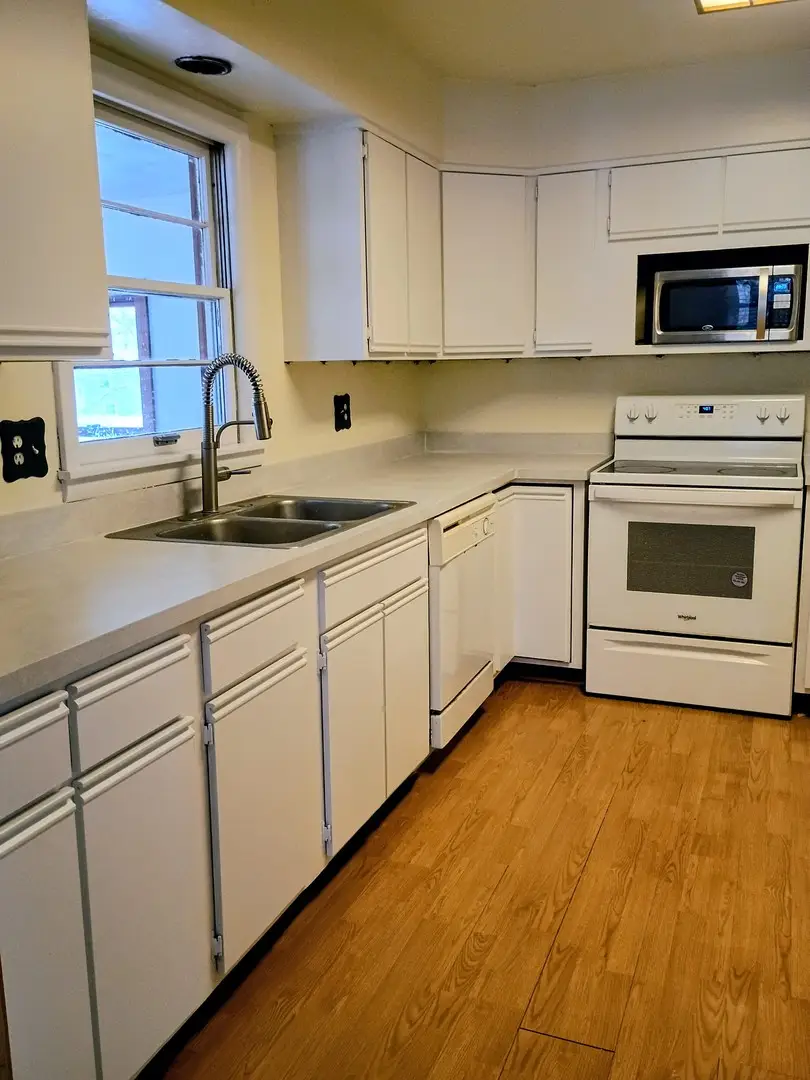 1206 University Drive, Dekalb, IL 60115 - Image #2