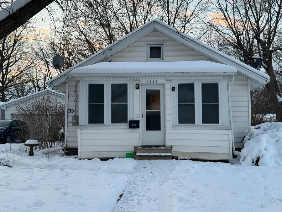 1602 Illinois Avenue, Mendota, IL 61342 - Image #2