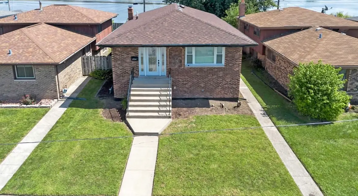 13921 S Manistee Avenue, Burnham, IL 60633 - Image #1