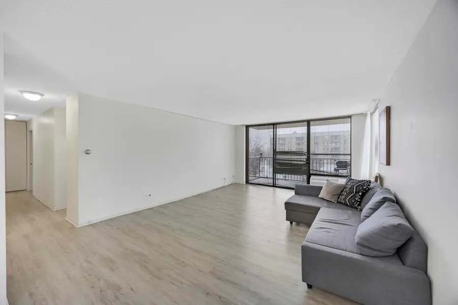 2000 Saint Regis Drive #4G, Lombard, IL 60148 - Image #2