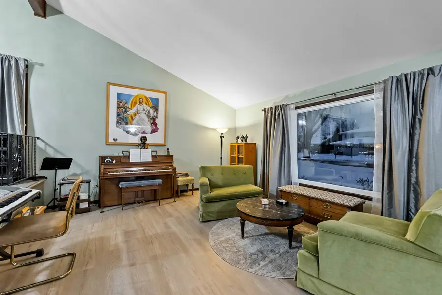 8058 Circle Drive, Palos Hills, IL 60465 - Image #3