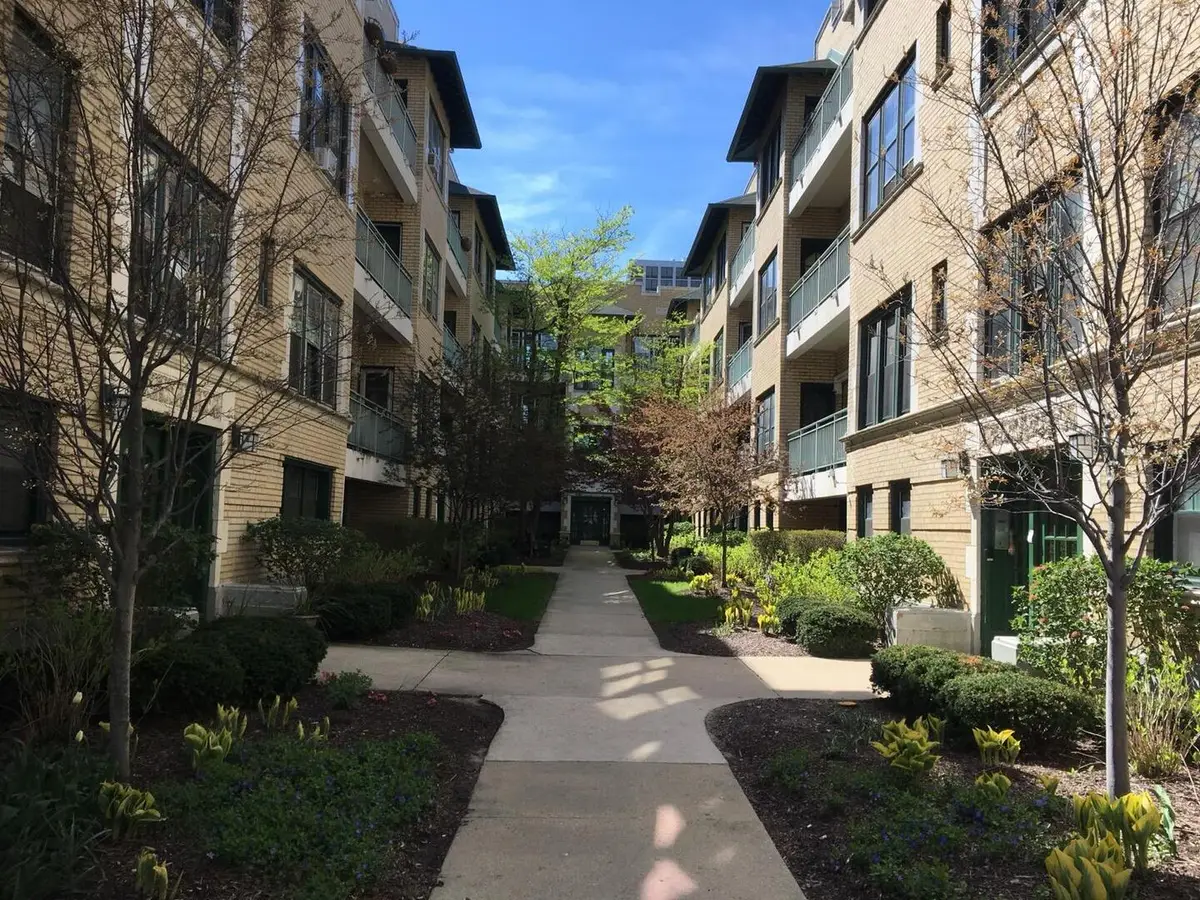 4320 N Clarendon Avenue #2031, Chicago, IL 60613 - Image #1