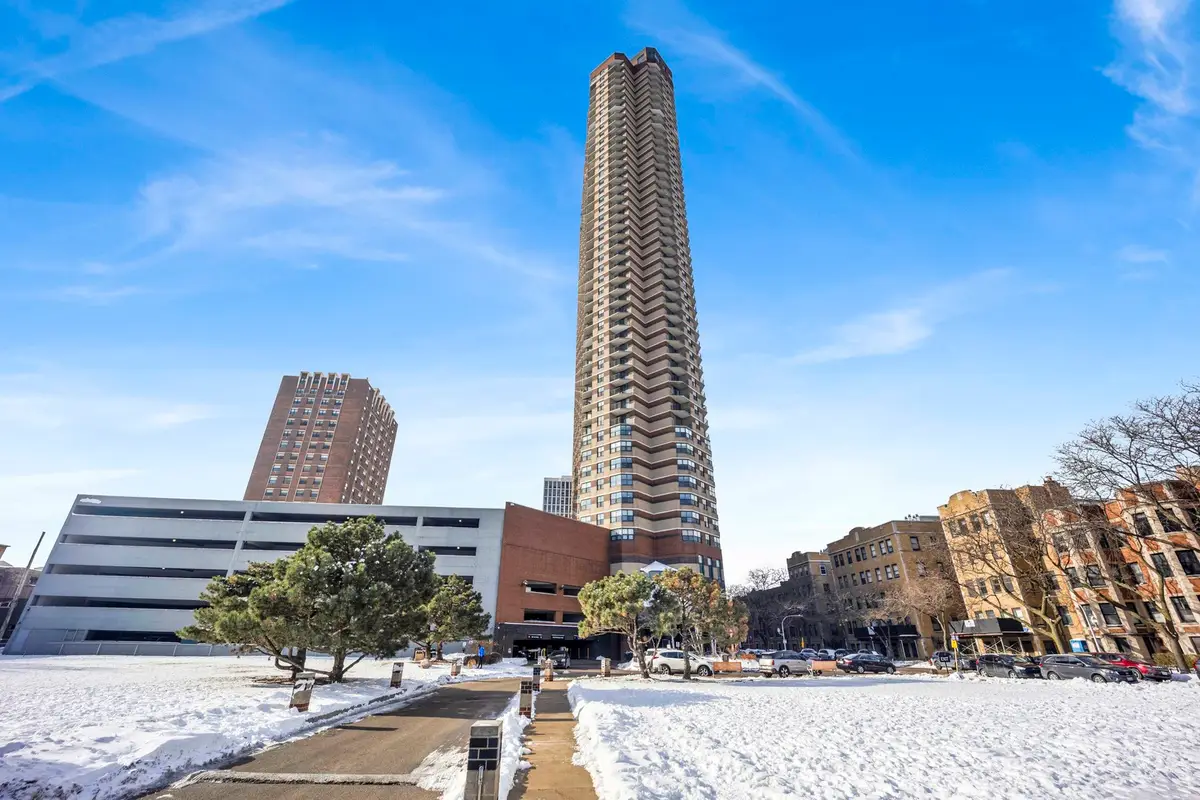 3660 N Lake Shore Drive #1812, Chicago, IL 60613 - Image #1