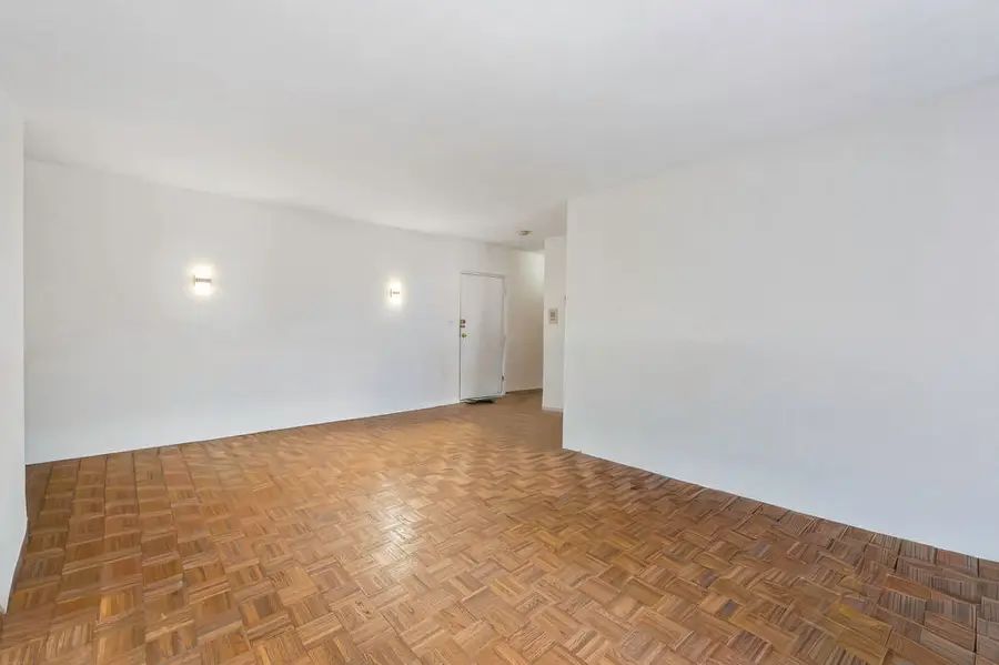 1333 W Touhy Avenue #307, Park Ridge, IL 60068 - Image #3