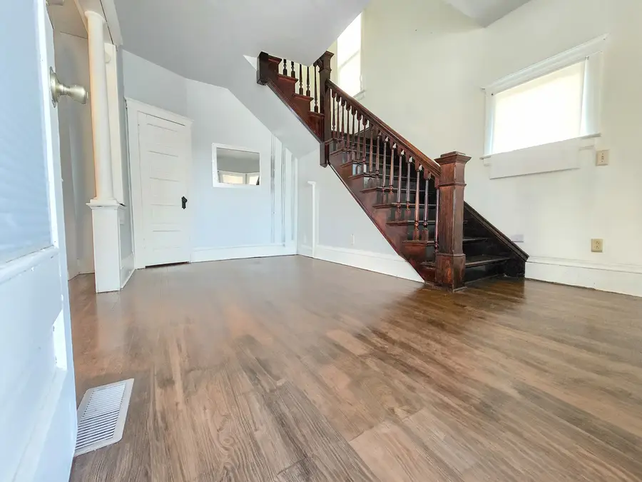 481 Division Street, Elgin, IL 60120 - Image #2