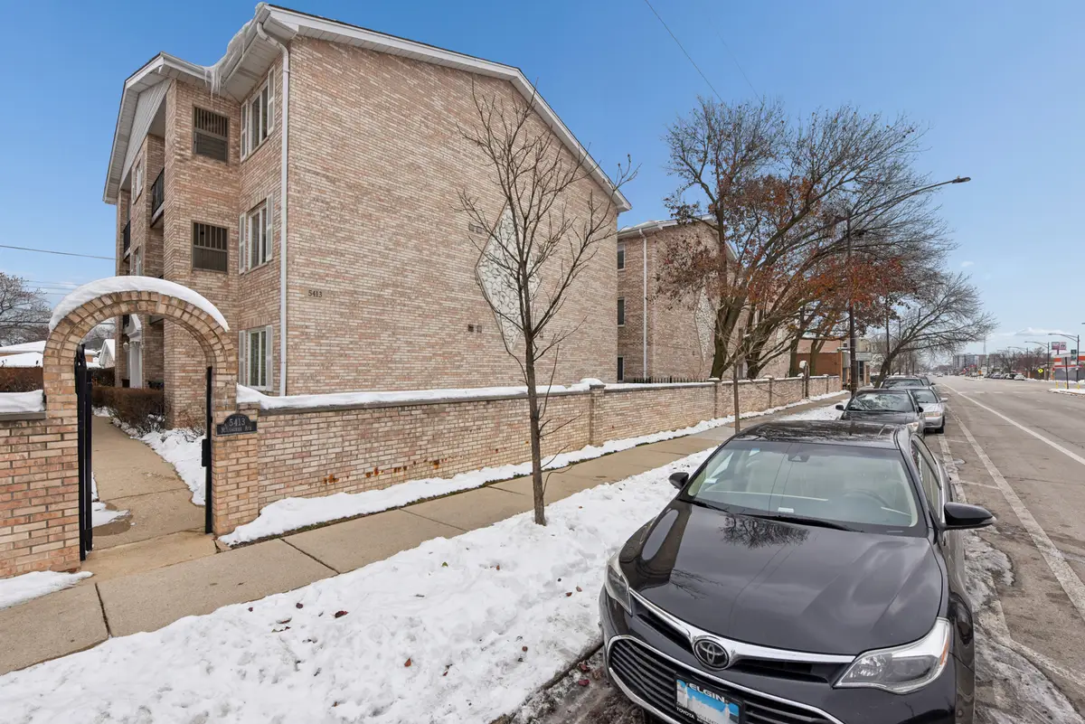 5413 N Milwaukee Avenue #3B, Chicago, IL 60630 - Image #1