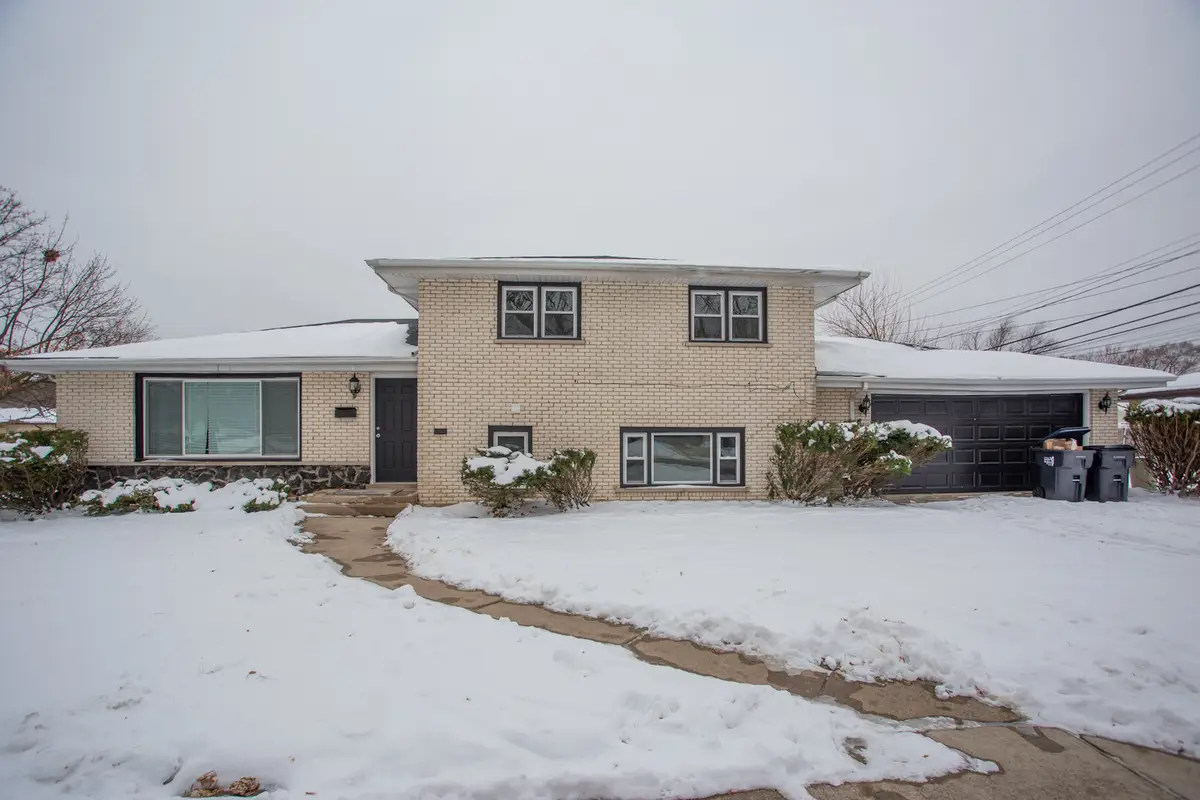 916 E 168th Street, South Holland, IL 60473 - Image #1