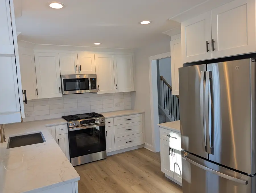 564 Adele Street, Elmhurst, IL 60126 - Image #2